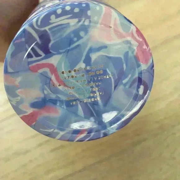 Lilly Pulitzer Kitchen Travel Tumbler Saltwater Blue Shade Seekers 20oz - Picture 4 of 4